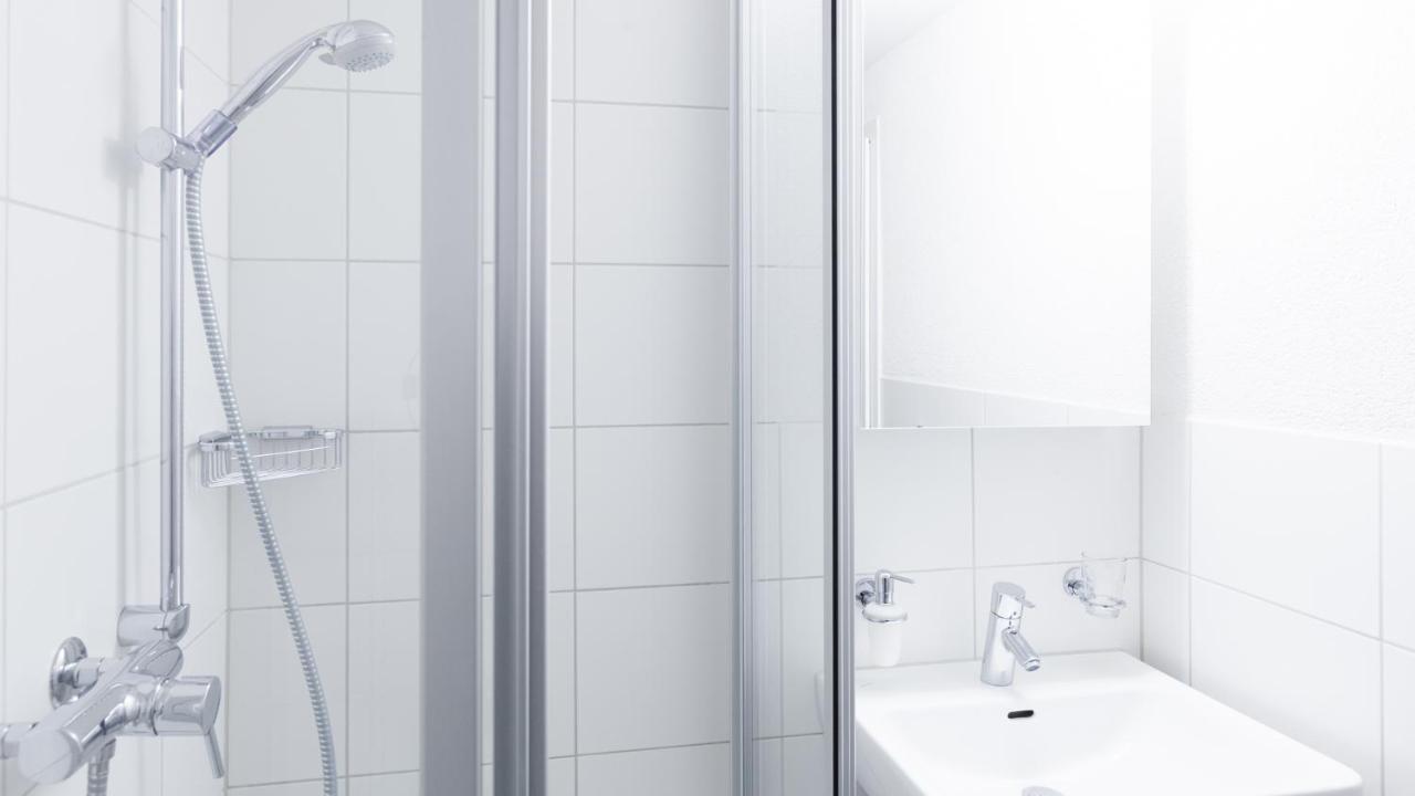 Swiss Star Guesthouse Oerlikon - Contactless Self Check-In Zurich Bagian luar foto